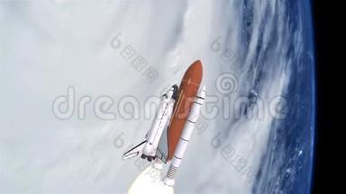 航天飞机在地球大气层和飓风上空发射的真实三维动画。 提供了这段视频的内容